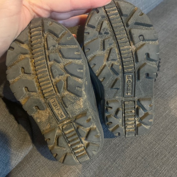 Toddler size 6 Sorel winter boots - Picture 8 of 8